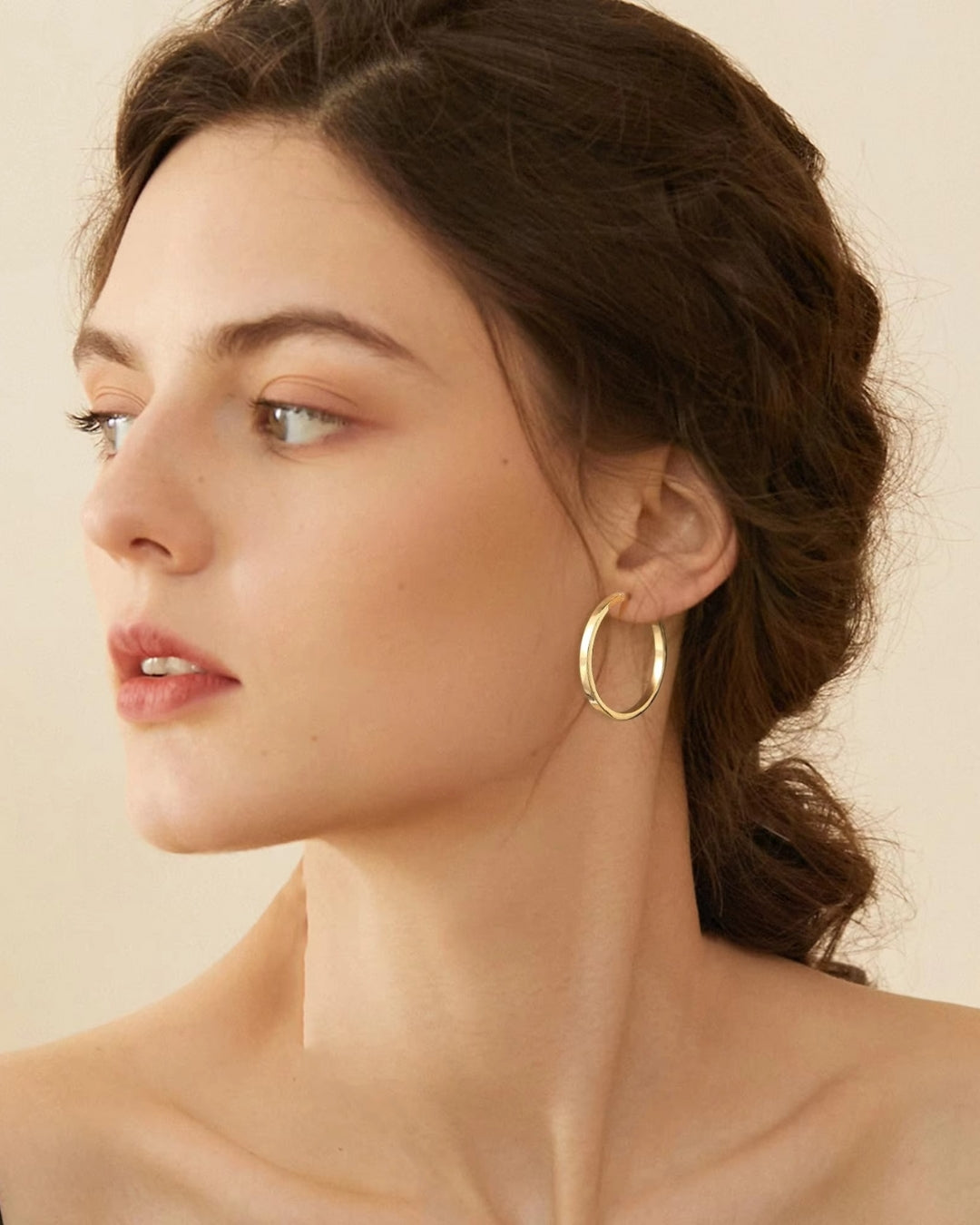 Elara Hoops